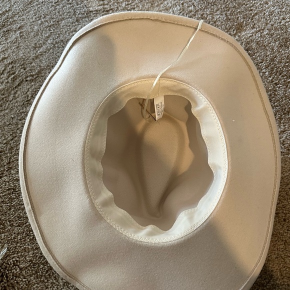 Hat - Picture 4 of 4